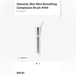 IT Cosmetics Heavenly Skin Brush